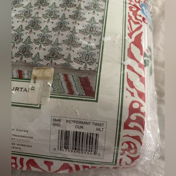 Dena Home PEPPERMINT TWIST Shower Curtain - New Open Bag 72"x72" Christmas - Picture 6 of 7
